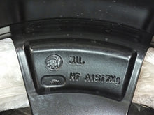 Laden Sie das Bild in den Galerie-Viewer, 1x Alufelge 17 Zoll 6.5&quot; 5x112 38ET Glanz Schwarz 565601025 Skoda Rim Wheel