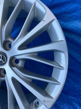 Load image into Gallery viewer, 1x Alufelge 18 Zoll 8.0&quot; 5x114.3 42611-06E50 Toyota Camry Rim Wheel