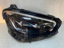 Laden Sie das Bild in den Galerie-Viewer, Frontscheinwerfer Mercedes-Benz W213 A2139067609 Full LED Rechts Headlight SCH6980198923no