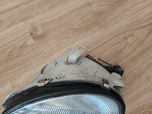 Laden Sie das Bild in den Galerie-Viewer, Frontscheinwerfer Toyota Celica Links Scheinwerfer Headlight SCH6982701095bk