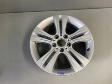 Laden Sie das Bild in den Galerie-Viewer, 1x Alufelge 17 Zoll 7.5" 5x120 37ET Glanz Silber 6796239 BMW Rim Wheel FEL5262031590pt