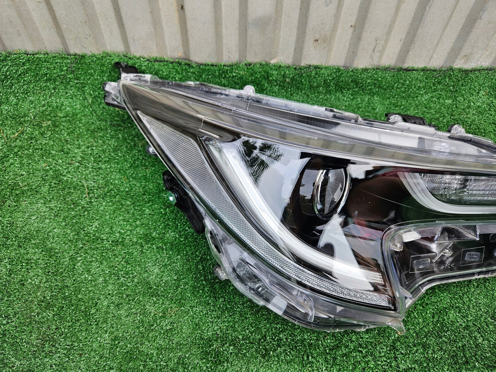 Frontscheinwerfer Toyota Corolla 81110-02S70 LED Ein Stück (Rechts oder Links) SCH2985299110rn