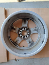Load image into Gallery viewer, 1x Alufelge 17 Zoll 7.0&quot; 5x112 A4474014800 Mercedes-Benz W447 Rim Wheel