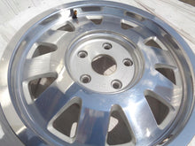 Laden Sie das Bild in den Galerie-Viewer, 1x Alufelge 15 Zoll 6.0&quot; 5x112 45ET Glanz Silber 4B0601025 Audi C5 Rim Wheel