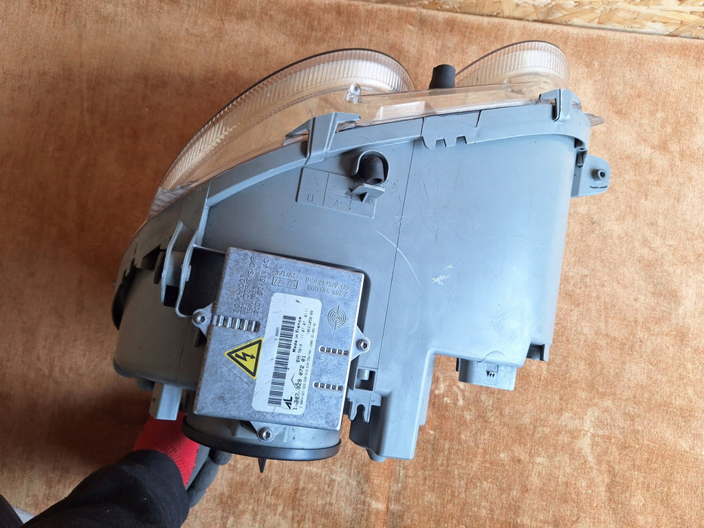 Frontscheinwerfer Mercedes-Benz W203 15273800 Xenon Rechts Headlight SCH6040003341gs