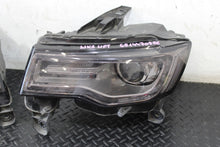 Laden Sie das Bild in den Galerie-Viewer, Frontscheinwerfer Jeep Grand Cherokee Wk2 68144708AE 68144709AE Ein Satz SCH8676236634vu
