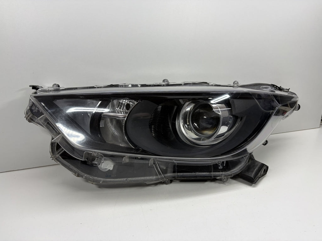 Frontscheinwerfer Toyota IV Yaris EUK0-6 Links Scheinwerfer Headlight SCH9326392238ow