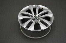 Laden Sie das Bild in den Galerie-Viewer, 1x Alufelge 17 Zoll 7.0&quot; 5x100 5J0601025N Skoda Fabia Ii Rim Wheel