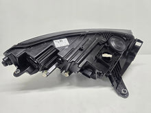 Laden Sie das Bild in den Galerie-Viewer, Frontscheinwerfer Skoda Enyaq 5LB941015 Full LED Ein Stück (Rechts oder Links)