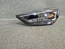 Laden Sie das Bild in den Galerie-Viewer, Frontscheinwerfer Hyundai Tucson 92101-D7700 92101-D77XX Full LED Links SCH6078757990qn