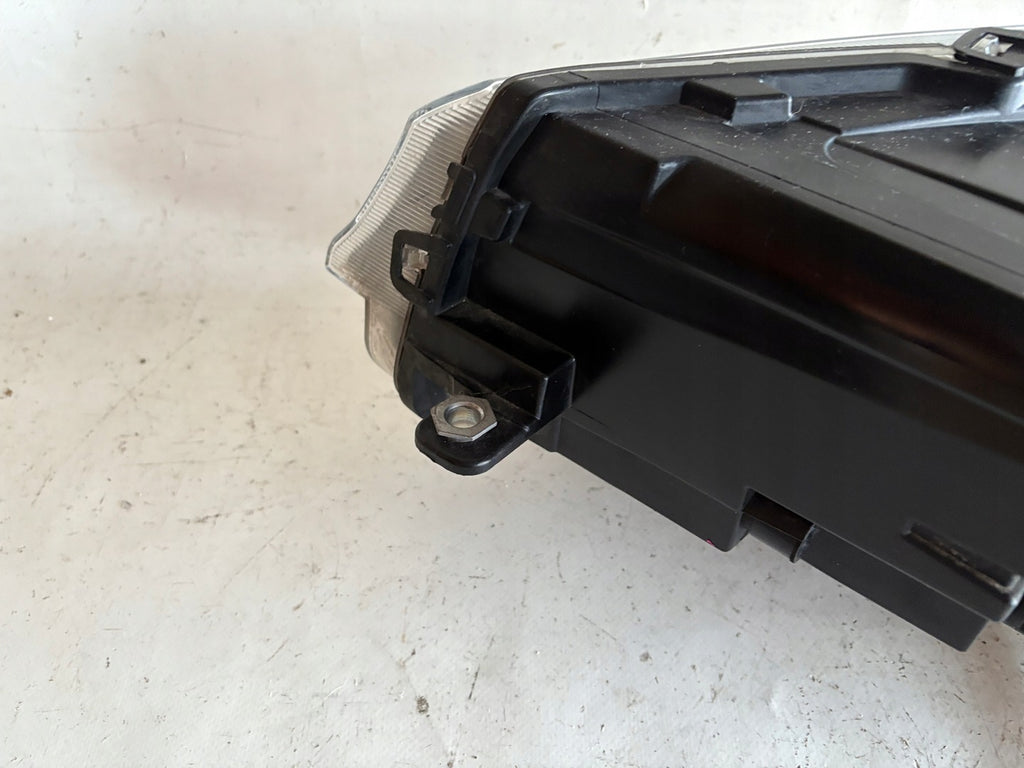 Frontscheinwerfer VW Caddy 2K8941006D 2K8941005B Ein Stück (Rechts oder Links) SCH6704845334cb
