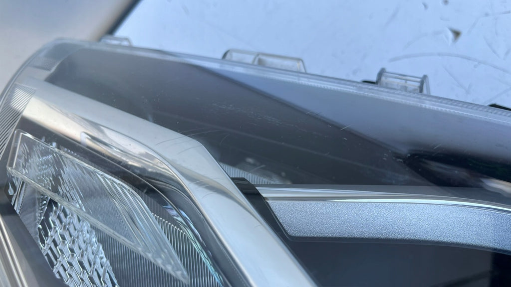 Frontscheinwerfer Toyota Yaris Rechts Scheinwerfer Headlight SCH4202706820sp