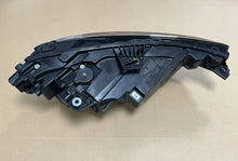 Laden Sie das Bild in den Galerie-Viewer, Frontscheinwerfer Audi A3 8Y0941033D 8Y0941034D LED Ein Satz Headlight SCH9903760293zq