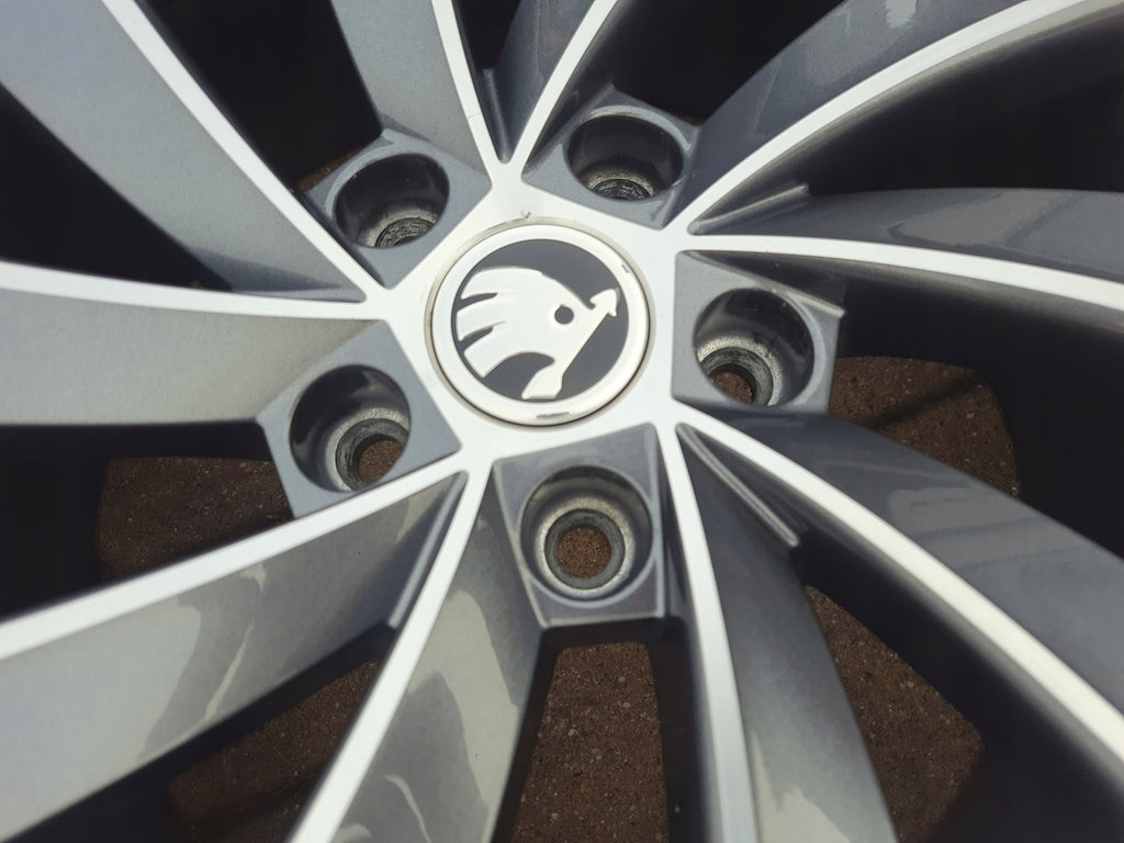 1x Alufelge 18 Zoll 7.5" 5x112 51ET Graphit 5E0601025AS Skoda Superb III Octavia