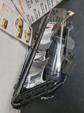 Laden Sie das Bild in den Galerie-Viewer, Frontscheinwerfer Skoda Octavia I 5E4941010 Rechts Scheinwerfer Headlight SCH2726691057cx