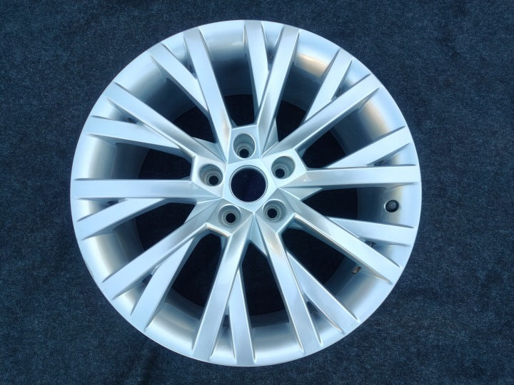 1x Alufelge 18 Zoll 8.0" 5x112 44ET Glanz Silber 3V0601025AN Skoda Superb Iii FEL7469681773te
