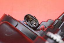 Laden Sie das Bild in den Galerie-Viewer, Frontscheinwerfer Toyota Corolla 81110-02T31-00 Rechts Scheinwerfer Headlight SCH2407144018kh