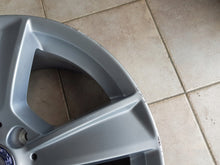 Laden Sie das Bild in den Galerie-Viewer, 4x Alufelge 17 Zoll 8.5" 5x112 58ET Glanz Silber A2044019002 Mercedes-Benz W204 FEL7924257621nq