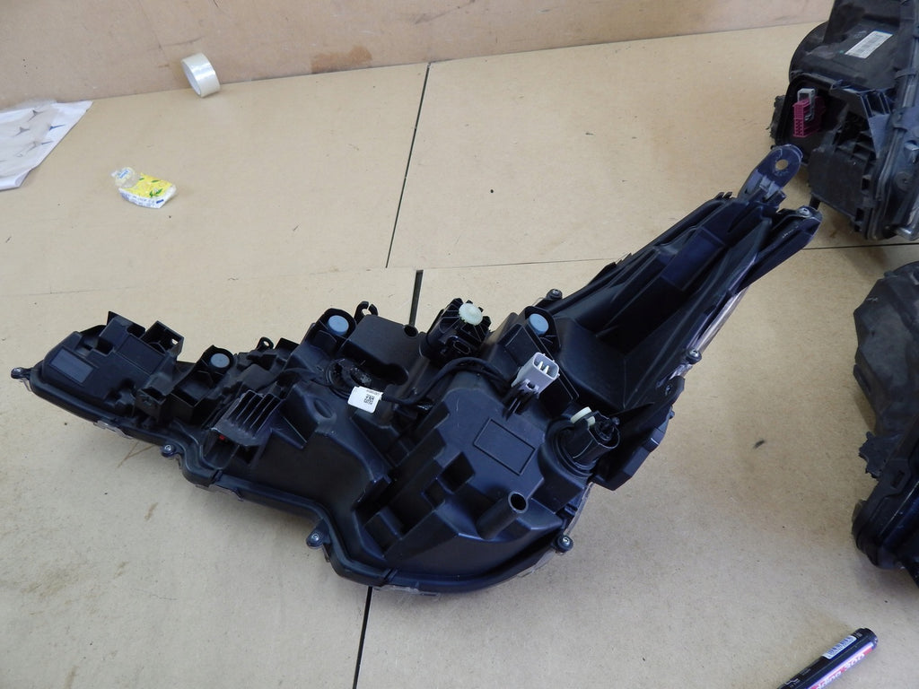 Frontscheinwerfer Toyota Corolla 81110-02S60 LED Rechts Scheinwerfer Headlight SCH2308771223mb