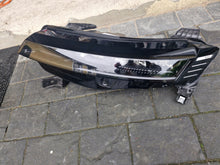 Laden Sie das Bild in den Galerie-Viewer, Frontscheinwerfer Renault Megane 260601764R Links Scheinwerfer Headlight SCH4346695671bg