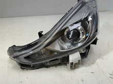 Laden Sie das Bild in den Galerie-Viewer, Frontscheinwerfer Toyota Prius Plus LED Ein Stück (Rechts oder Links) Headlight SCH3122120758wc