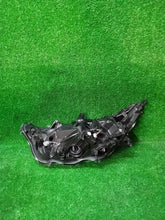 Laden Sie das Bild in den Galerie-Viewer, Frontscheinwerfer Toyota V CSC25612 Rechts Scheinwerfer Headlight SCH8102921585kl