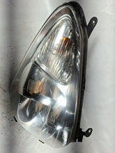 Load image into Gallery viewer, Frontscheinwerfer Toyota Corolla Verso 0821211M8R Rechts Scheinwerfer Headlight SCH5965177434ns