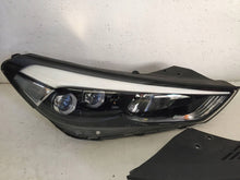Laden Sie das Bild in den Galerie-Viewer, Frontscheinwerfer Hyundai Tucson III R00WD201RVJ Ein Satz Scheinwerfer Headlight SCH1375195906rn