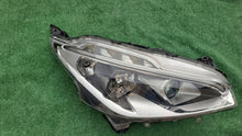 Load image into Gallery viewer, Frontscheinwerfer Peugeot 208 LED Rechts Scheinwerfer Headlight