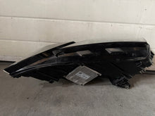 Laden Sie das Bild in den Galerie-Viewer, Frontscheinwerfer Skoda Octavia III 5E1941015D Full LED Links Headlight SCH2522241858jk