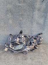 Laden Sie das Bild in den Galerie-Viewer, Frontscheinwerfer Renault 260104410R LED Ein Stück (Rechts oder Links) Headlight