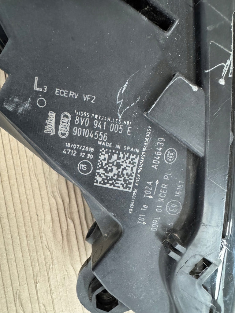 Frontscheinwerfer Audi A3 8V0941005E Xenon Links Scheinwerfer Headlight