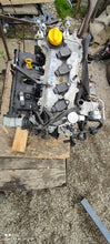 Laden Sie das Bild in den Galerie-Viewer, Motor Dacia Duster H5FF410 1.2 TCE 1TKm Benzin Engine Unkomplett MOT3746721943wo