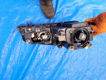 Laden Sie das Bild in den Galerie-Viewer, Frontscheinwerfer Mazda 6 I F014004919-3572 Xenon Links Scheinwerfer Headlight SCH7320796772bn