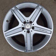 Load image into Gallery viewer, 1x Alufelge 19 Zoll 8.5" 5x112 52ET Glanz Silber A2044010904 Mercedes-Benz W204 FEL5540490413ps
