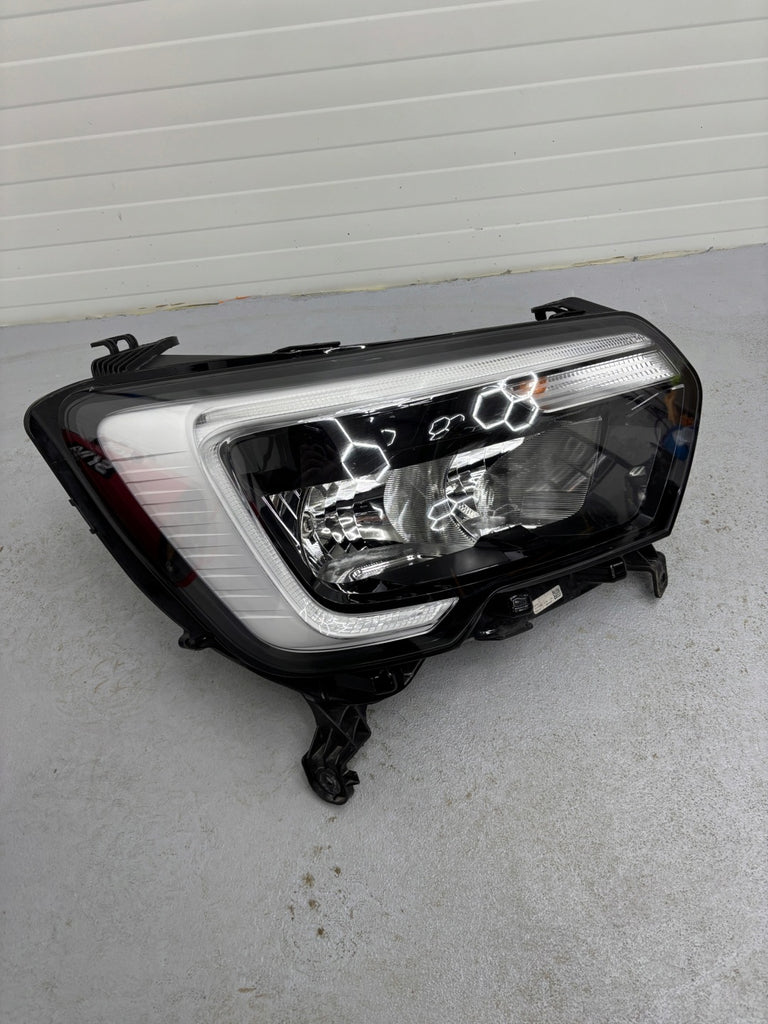 Frontscheinwerfer Opel Movano B Master III 260105567R Rechts Headlight SCH8496090640ku