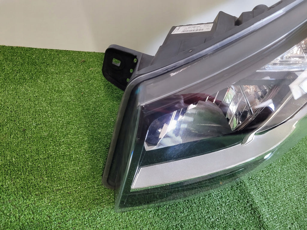 Frontscheinwerfer Renault Trafic III 260608912R LED Links Scheinwerfer Headlight