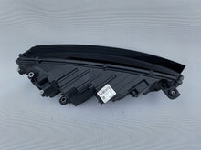 Laden Sie das Bild in den Galerie-Viewer, Frontscheinwerfer Skoda Octavia IV 5E4941015 LED Links Scheinwerfer Headlight SCH9927500778wb