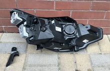Laden Sie das Bild in den Galerie-Viewer, Frontscheinwerfer Hyundai I30 III 92101G4600 Links Scheinwerfer Headlight SCH2513149722fg