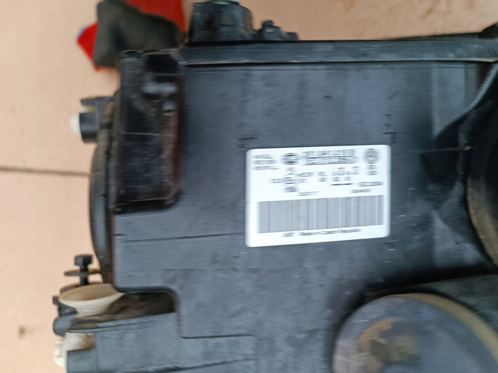 Frontscheinwerfer VW Caddy 2K1941015 Links Scheinwerfer Headlight SCH2818028819yz