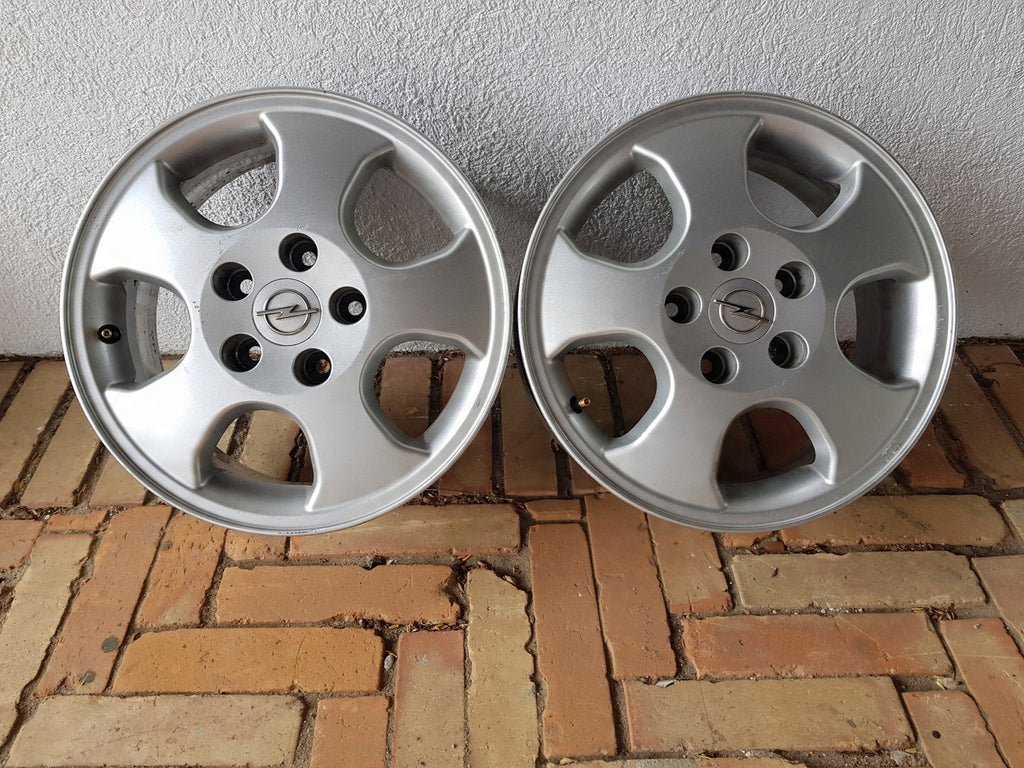 1x Alufelge 15 Zoll 6.0" 5x110 49ET Silber 32145 Opel Astra G Vectra B A Zafira