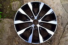 Laden Sie das Bild in den Galerie-Viewer, 1x Alufelge 17 Zoll 7.0&quot; 5x108 50ET 31664557 Volvo S60 S80 V60 V70 V40 Rim Wheel
