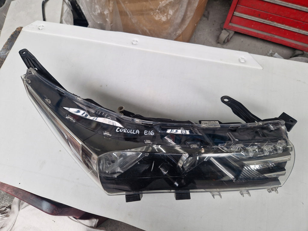 Frontscheinwerfer Toyota Corolla 81130-02E71-00 LED Rechts Headlight SCH2871747529fv