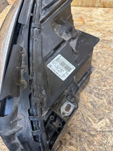 Load image into Gallery viewer, Frontscheinwerfer Mercedes-Benz W246 A2469067001 FALSE Scheinwerfer Headlight SCH9066084090yw