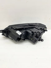 Laden Sie das Bild in den Galerie-Viewer, Frontscheinwerfer VW Passat B7 90010126 Rechts Scheinwerfer Headlight SCH9231601816fh