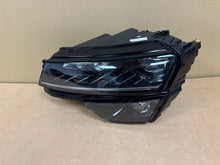 Laden Sie das Bild in den Galerie-Viewer, Frontscheinwerfer Skoda Karoq 57B941015B Links Scheinwerfer Headlight SCH5646237048pu
