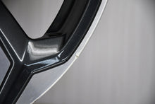 Laden Sie das Bild in den Galerie-Viewer, 1x Alufelge 18 Zoll 7.0" 5x114.3 35ET Glanz Schwarz Toyota Rim Wheel FEL6669831169as