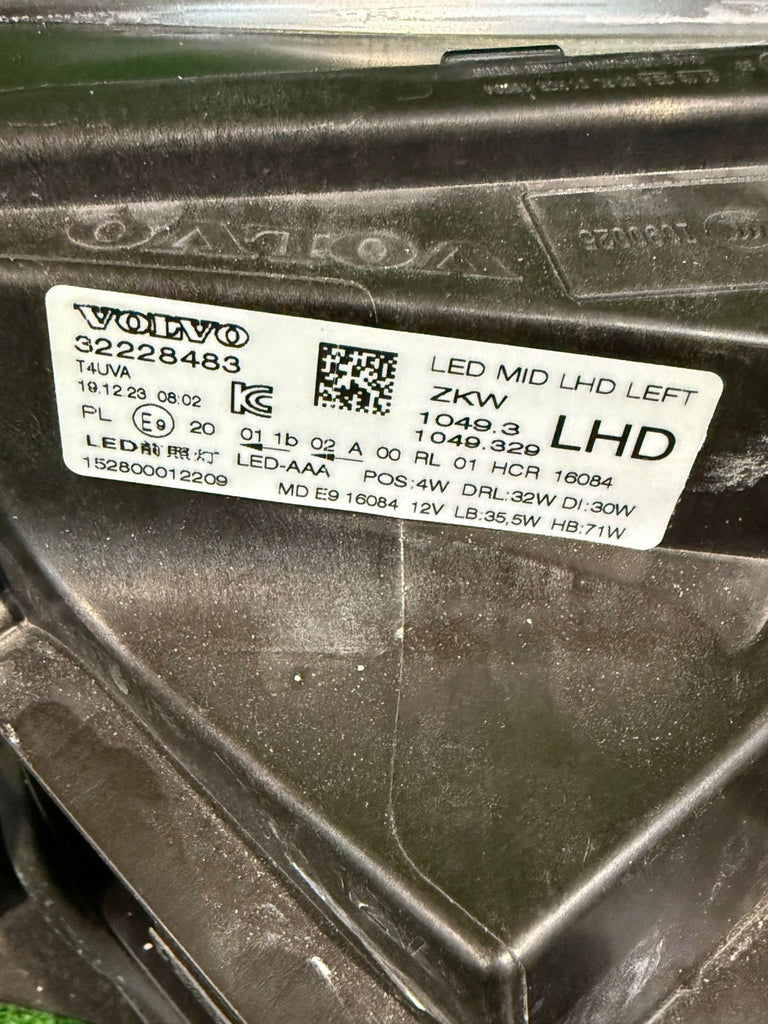 Frontscheinwerfer Volvo V40 32228483 Links Scheinwerfer Headlight SCH8264590575wl