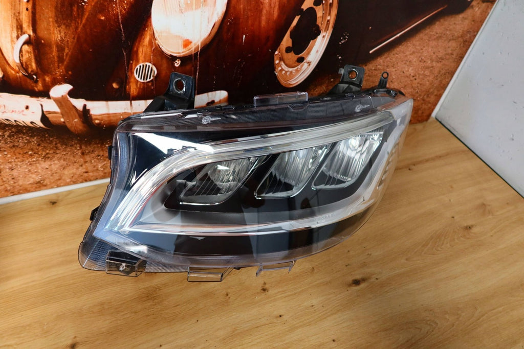 Frontscheinwerfer Mercedes-Benz Sprinter A9109065700 Links Headlight SCH5822858267ug