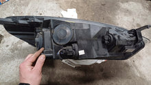 Laden Sie das Bild in den Galerie-Viewer, Frontscheinwerfer Ford Fiesta Links Scheinwerfer Headlight SCH9569722275vx